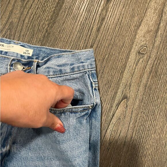 ASOS Denim Blue Light Wash High Waisted Raw Hem Slim Mom Jeans Size 28 - Picture 8 of 11